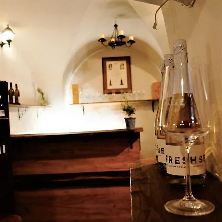 招待所 Olivea & Wine *